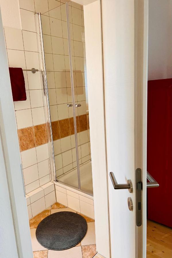 Kuschelige Helle Ferienwohnung Гота Екстериор снимка